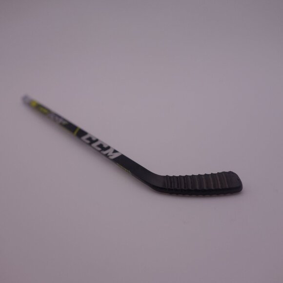Tim Hortons Boston Bruins Patrice Bergeron 37 Frameworth Mini Stick with Box - Picture 13 of 16